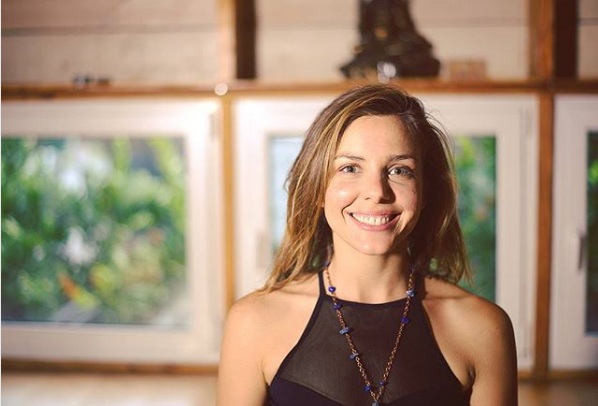 Antonella Orsini comparte imagen amamantando a su hijo junto a potente mensaje