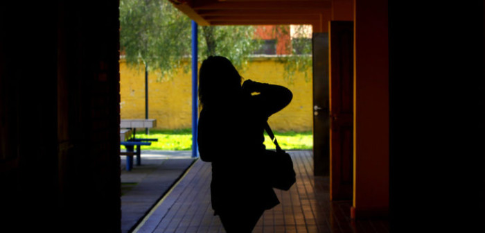 Menor de 16 años asegura haber sido violada por su padre y su padrastro