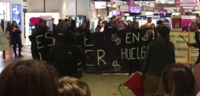Gran protesta de trabajadores del Costanera Center se tomó la tarde de este sábado