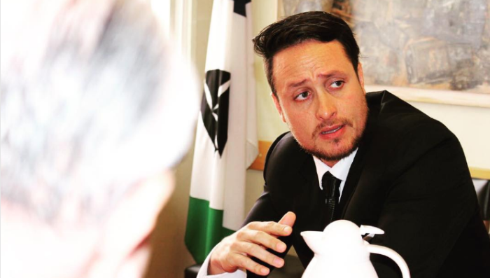 Papá chocho: Rodrigo Wainraihgt publicó tiernas fotos del primer día de jardín de su hija