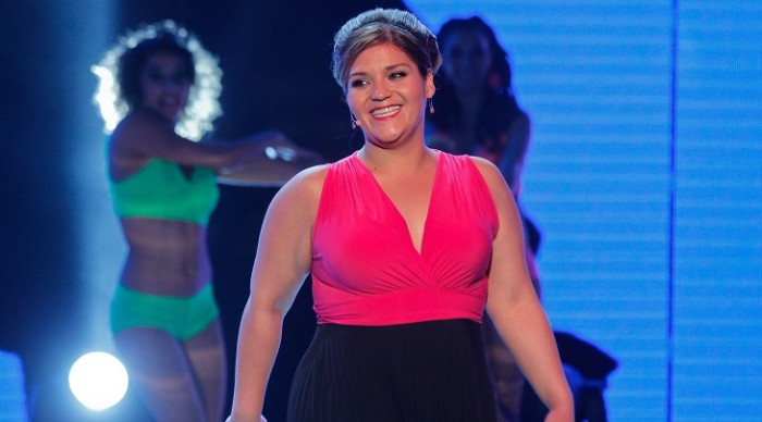 Detienen a cantante Katherine Orellana tras ser acusada de violencia intrafamiliar