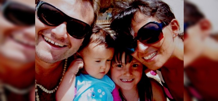 Bruce, Sanhueza y sus hijas | Foto familiar