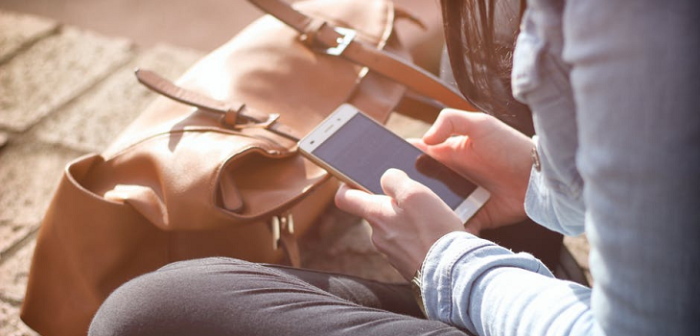 Sernac emite alerta por carcasas para celulares Victoria's Secret ante riesgo cutáneo