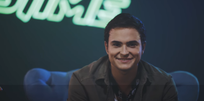 Augusto Schuster inició búsqueda de jugada admiradora que le robó un beso hace 10 años