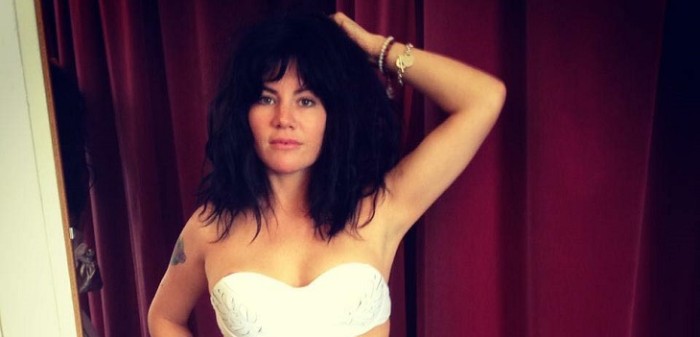 Madre comparte inspiradora reflexión tras ver una imagen de su cuerpo antes de embarazarse