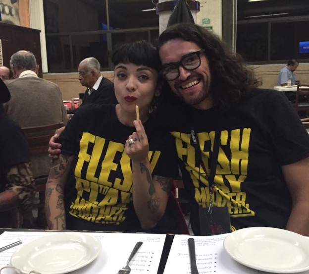 Mon Laferte compartió foto junto a su pareja por primera vez en ...