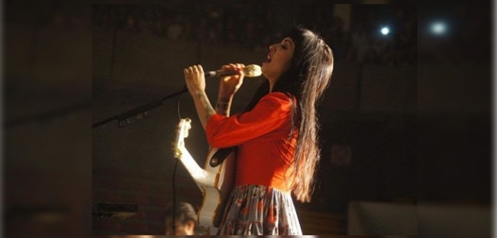 Mon Laferte se aburrió de las críticas y respondió a quienes rechazaron su nuevo look