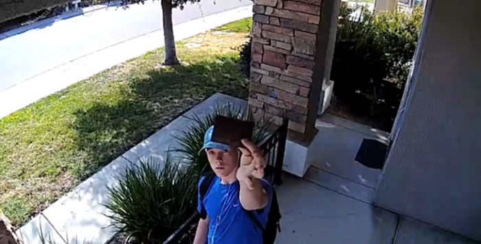 Honesta acción de joven se vuelve viral: encontró billetera y la dejó en casa de dueño