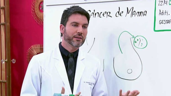 Seguidores del doctor Soto juntan firmas para terminar 'hostigamiento' en su contra