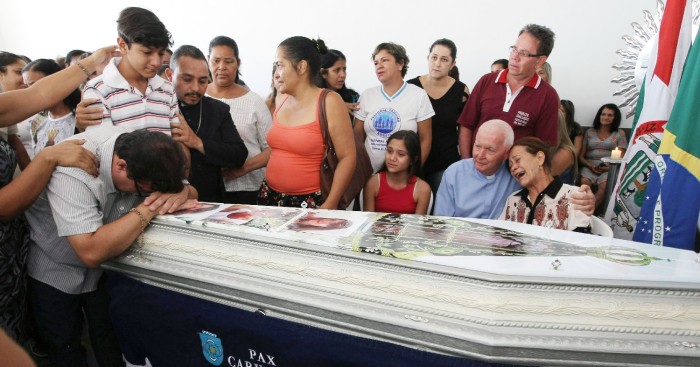 Conmoción en Brasil: Hombre mata a 7 niños luego de incendiar guardería donde trabajaba