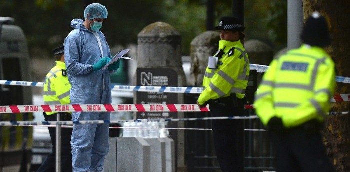 Detienen a hombre que atropelló a diversas personas en la entrada de un museo de Londres