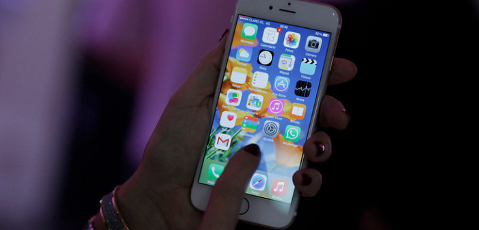 Video muestra momento exacto en el que celular de un sujeto explota en su bolsillo