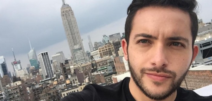 Hugo Valencia despierta curiosidad de seguidores por imágenes junto a misterioso galán