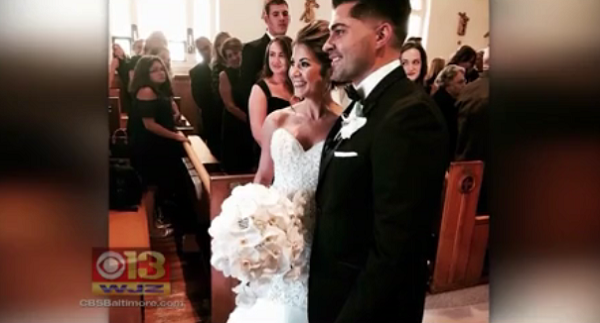 Jessica y Aaron en su matrimonio | CBS