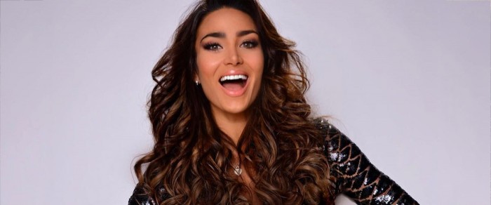 Lisandra Silva escogió elegante vestido de 'novia' para su última noche en Egipto