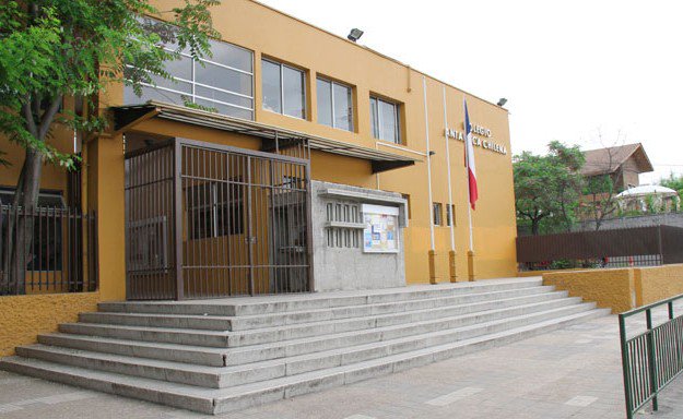 Colegio Antártica Chilena