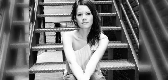 Madre busca crear conciencia con fotografía de su cuerpo imperfecto tras tener 4 hijos