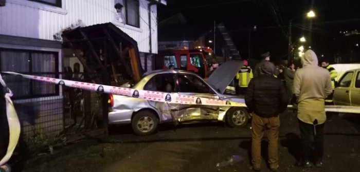 Joven destruyó fachada de una casa tras choque: fue retenido por intentar darse a la fuga