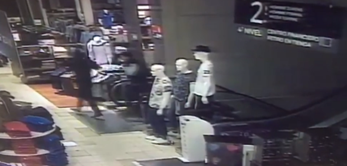 Guardia escondió a tres amigos en bodega de multitienda para que robaran en la noche