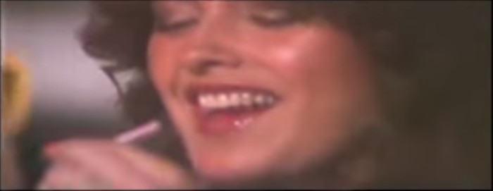 Carolina en Spot Mitjans| Youtube