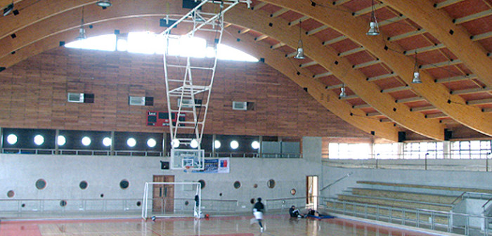 Niña de 15 años muere mientras jugaba básquetbol en gimnasio de Linares