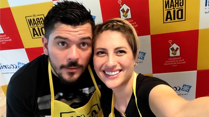 Karen Bejarano dedicó divertido video a Kel Calderón: criticó extraño look de Juan Pedro