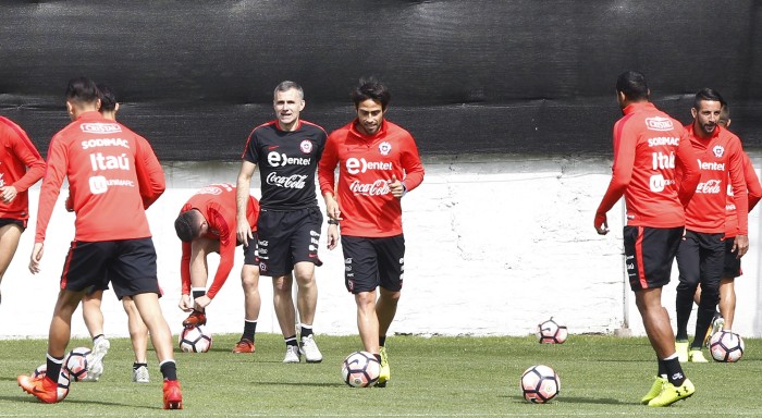 Esta es la oncena de la 'Roja' que confirmó Pizzi: Valdivia es la principal novedad