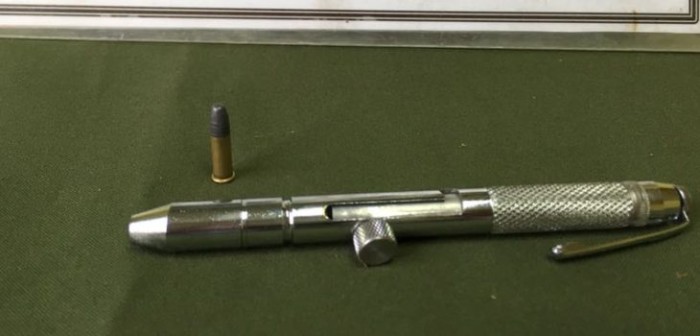 ¿Una 'pistola-lapicera'? El insólito hallazgo del OS7 en Los Ángeles