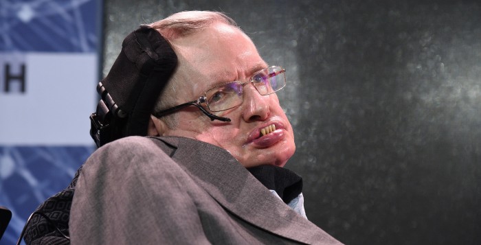 Stephen Hawking aseguró que los humanos destruirán la Tierra: propuso particular solución
