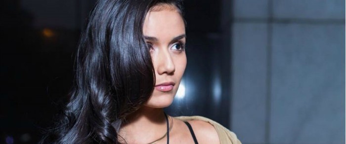 ¿Practicando? Steffi Méndez cautiva vestida de novia en delicada sesión fotográfica