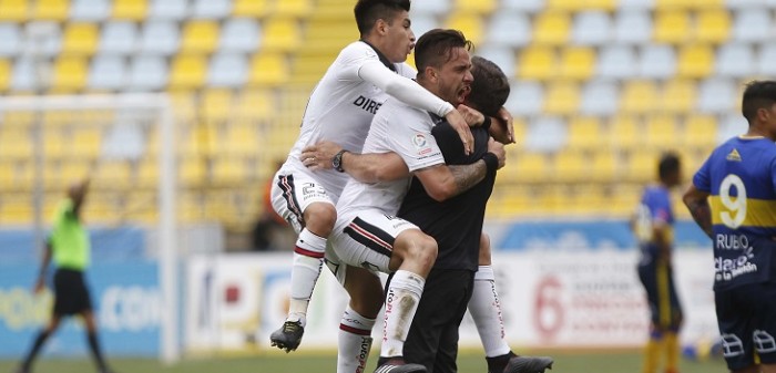 Colo Colo vence en la agonía a Everton y se ubica líder exclusivo del Transición