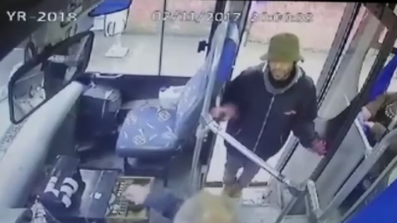 Captan violenta agresión a chofer de micro en Concepción: atacante se negó a pagar pasaje