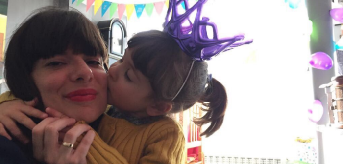 Mujer compartió su diferente mirada sobre la maternidad y se llenó de aplausos