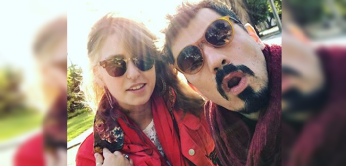 Vocalista de Villa Cariño recibe ofensivos comentarios por relación con hija de Bachelet