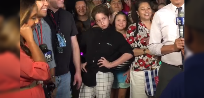 La increíble evolución del famoso 'Niño Diva': de fenómeno viral a potente activista