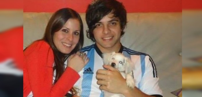 Brutal muerte de joven remece Argentina: expololo la apuñaló tras esconderse en su baño