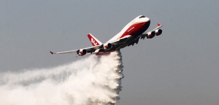 Gobierno planea contratar servicios del SuperTanker para combatir los incendios del verano