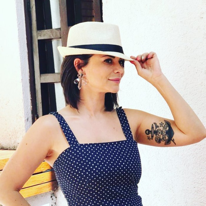 ¿Estilo Kardashian? Antonella Ríos posó con un maquillaje diferente y enamoró a seguidores