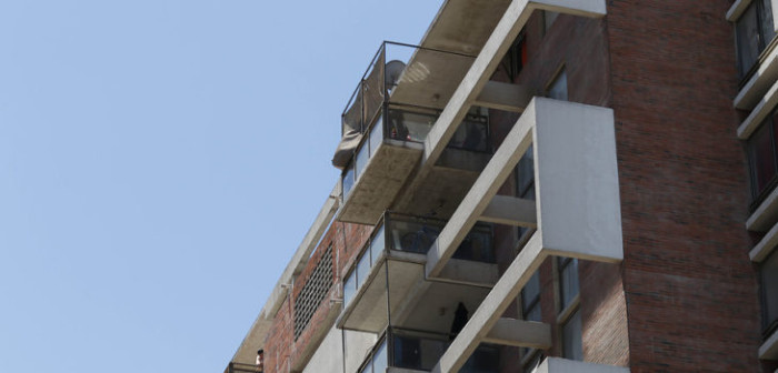 Carabinero murió tras caer desde piso 11: intentó entrar por ventana de su departamento