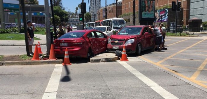 Colisión en centro de la ciudad Viña del Mar deja 7 lesionados