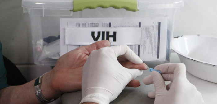 20 mil personas tendrían SIDA en Chile y no lo saben: Gobierno presenta nueva estrategia