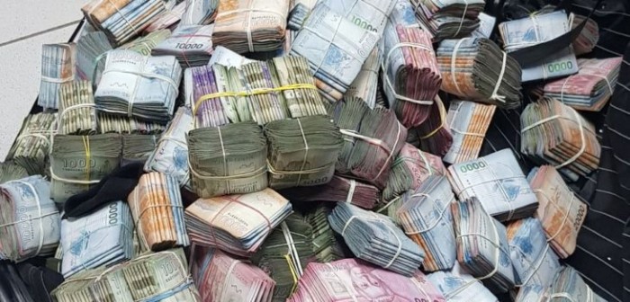 Joven de 18 años trató de sobornar a Carabineros con los $100 millones que portaba