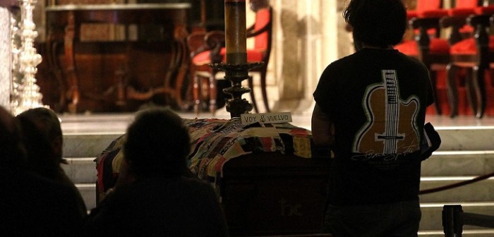 Deseo póstumo de Nicanor Parra causó problemas entre familiares y la Catedral de Santiago