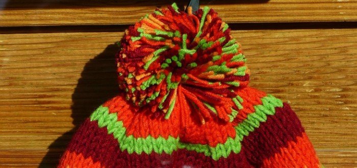 Mujer denunció en redes las instrucciones de lavado de un gorro: las consideró sexistas