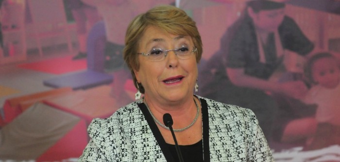 Video de la Presidenta Michelle Bachelet bailando 'onda disco' es furor en redes sociales
