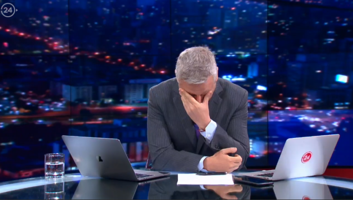 La emotiva despedida con la que equipo de TVN sorprendió a Juan Manuel Astorga en vivo