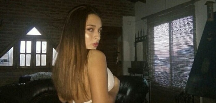 Le preguntó a una joven si podía retratarla: el resultado desató las risas en Twitter