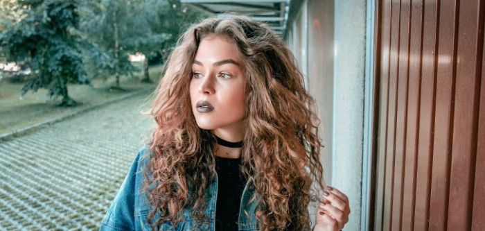 Accesorio noventero se instala como una de las tendencias de este 2018