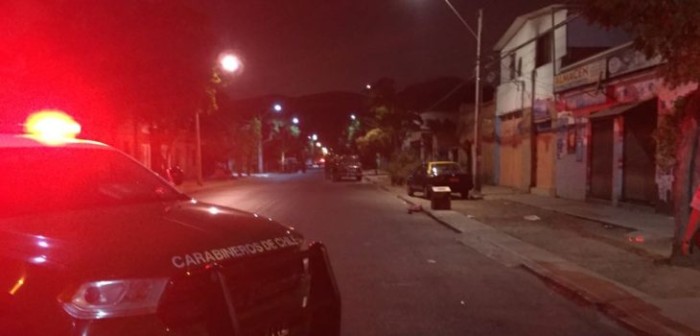 Dos hermanos fueron detenidos por golpear y encerrar a sus padres: estaban parapetados