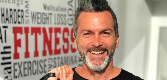 ¿Al igual que Miguel Bosé? Cristián Sánchez recibe hilarante 'collage' como premio